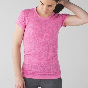 Lululemon swiftly tshirt